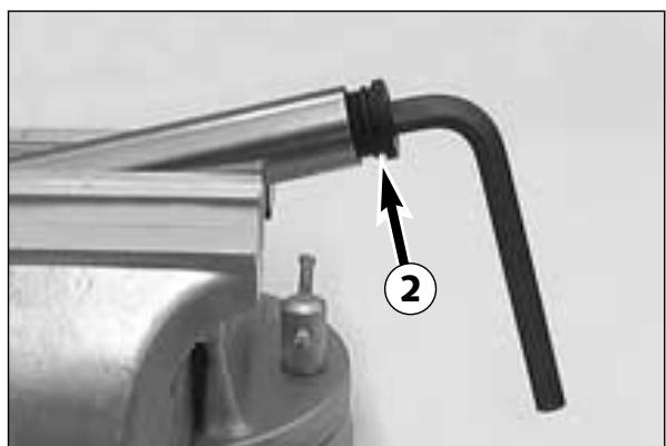 KTM 50 SX SENIOR - Cleaning the dust scrabbers of the telescopic fork - 2
