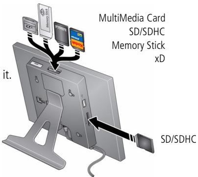 KODAK P720 - Inserting a memory card - 1