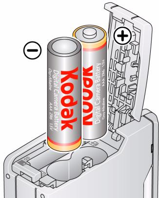 KODAK C610 - Loading the AAA batteries - 1
