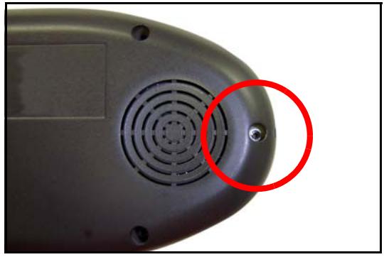 MAGELLAN ROADMATE 860T - Removing the Battery - 1