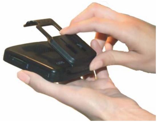 MAGELLAN ROADMATE 1215 - Attaching the Cradle - 1