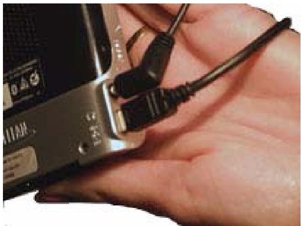 MAGELLAN MAESTRO 3250 - Connecting Power and FM Antenna - 1
