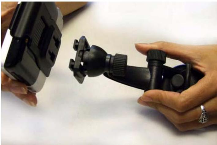 MAGELLAN MAESTRO 3250 - Adjustable Mount - 1