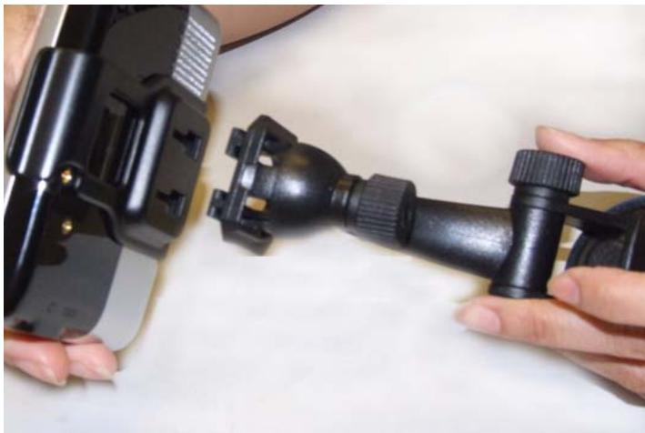 MAGELLAN MAESTRO 4250 - Adjustable Mount - 1