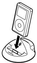 ONKYO DS-A1 - Einsetzen des iPod in das RI-Dock - 1