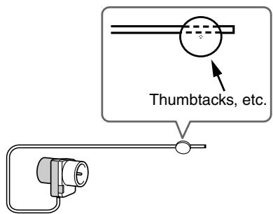 ONKYO HT-R530 - Use thumbtacks or something similar to fix the FM antenna into position. - 1