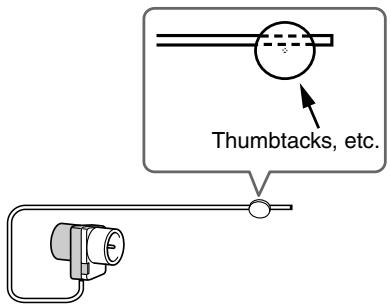 ONKYO SKW-750 - Use thumbtacks or something similar to fix the FM antenna into position. - 1