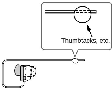 ONKYO HT-S5100 - Use thumbtacks or something similar to fix the FM antenna into position. - 1