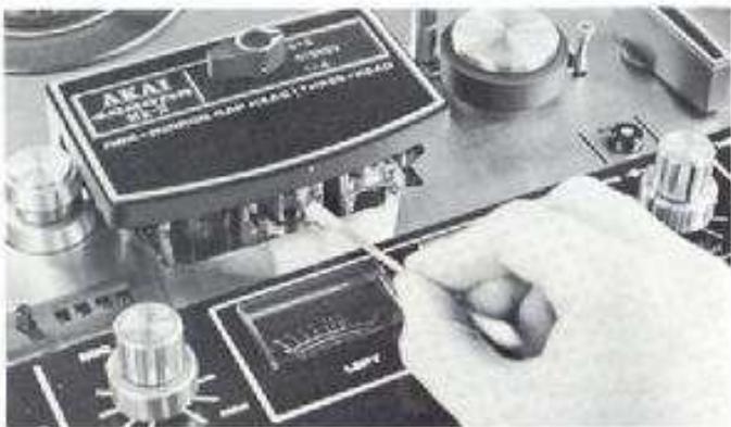 AKAI 4000DS MK-II - HEAD CLEANING - 1