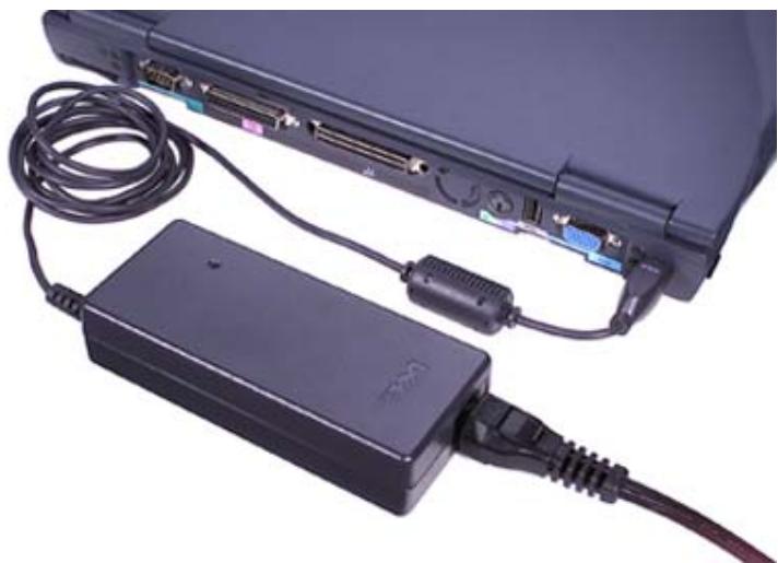 DELL LATITUDE C610 - Pripojenie adaptéra - 1