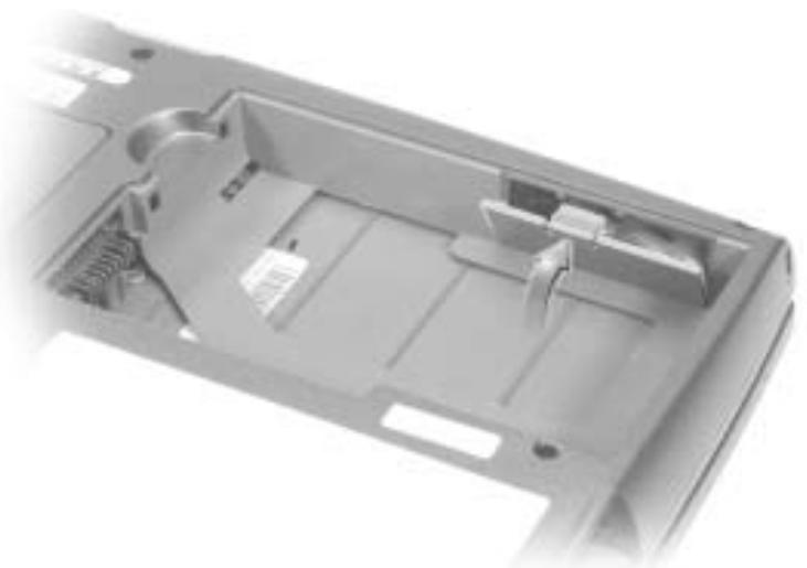 DELL LATITUDE D600 - Retrait et installation d'une batterie de réserve - 3