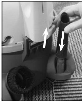 NILFISK GD 111 - Dust bag replacement - 6