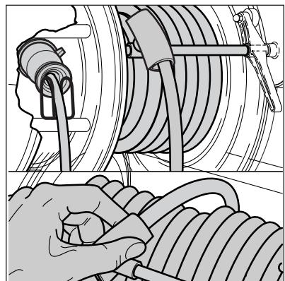 NILFISK NEPTUNE 5 - Rolling up the electrical lead and storing accessories - 1