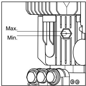 NILFISK POSEIDON 2-24 PORTABLE - Checking the pump oil level - 1