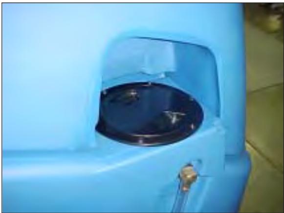 NILFISK SCRUBTEC R 571 C - Kak hanoHnHb pe3epByap dIpaTbopa - 5