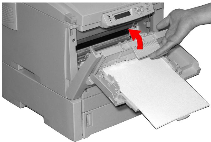 OKI C5300NCCS - Lorsque la feuille ne peut être retirée facilement depuis le capot avant. - 3