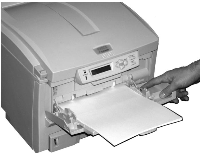 OKI C5400DN - Plage de formats personnalisés du bac multifonction - 2