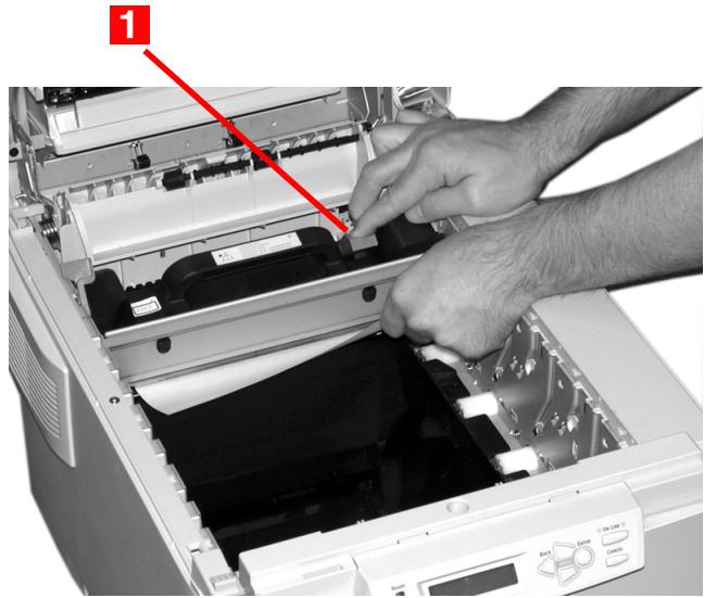 OKI C6000N - Avertissement! si l'imprimante a été mise sous tension, l'unité de fusion peut être brûlante! - 1