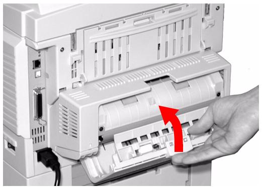 OKI C6050DN - Retirez toute feuille bloquée. - 4