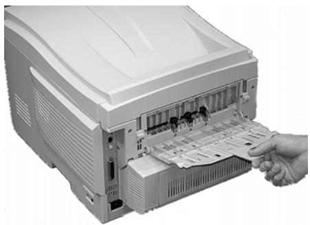 OKI C6150HDN - Sortie de papier - 1