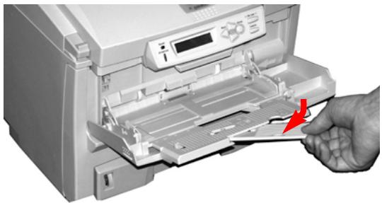OKI C6150N - Ouvrez le bac multifonction. - 3