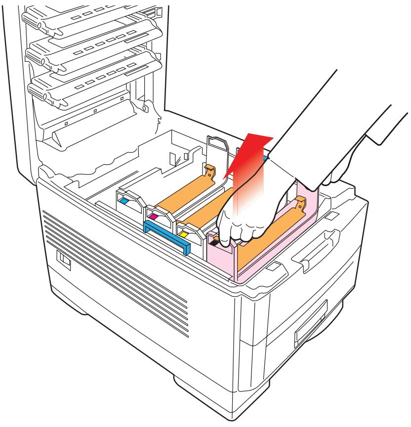 OKI C7350N - Retirer les matériaux d'emballage - 3