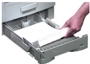 OKI C7400N - Chargement du support : bacs 1, 2 et 3 - 4