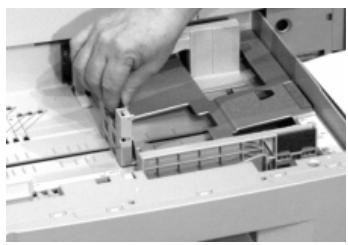 OKI C9400DXN - Installez les cartouches de toner - 3