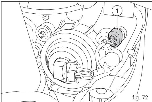 DUCATI DESMOSEDICI RR - Replacing the parking light bulb - 1