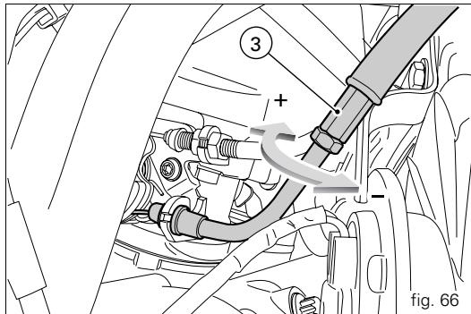 DUCATI DESMOSEDICI RR - Adjusting throttle control free play - 2