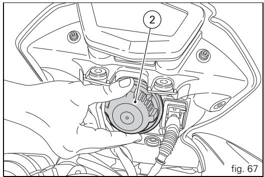 DUCATI HYPERMOTARD 1100 - Replacing the headlight bulbs - 2