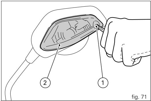 DUCATI MULTISTRADA 1100 - Changing the front turn indicator bulbs - 1