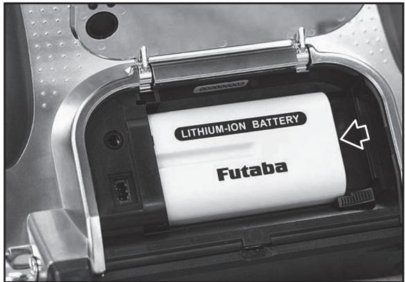 FUTABA 14MZ - Attachment of the battery - 2