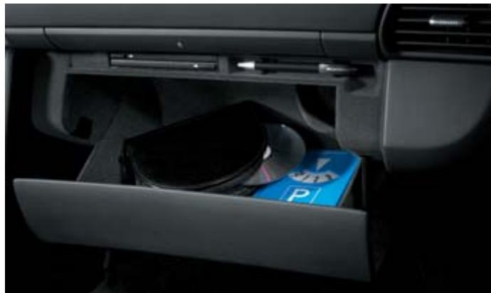 PORSCHE 911 GT2 - Storage compartments. - 2