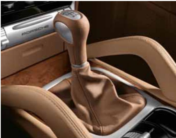 PORSCHE CAYENNE - Six-speed manual gearbox. - 1