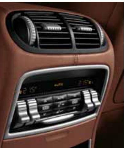 PORSCHE CAYENNE - Perfect conditions. Whatever the weather. - 1