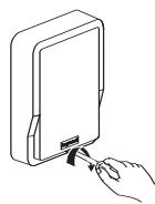 LEGRAND 431 28 - Fixez la centrale sur son support - 2