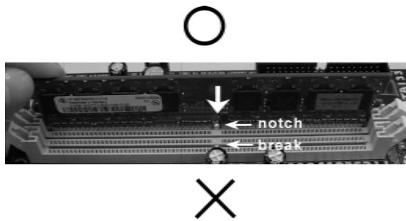 ASROCK 2CORE1066-2.13G - Installation d'un module DIMM - 2