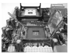 ASROCK 775I65G - CPU Installation - 4