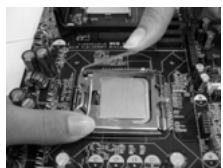 ASROCK 775I65G - CPU Installation - 12