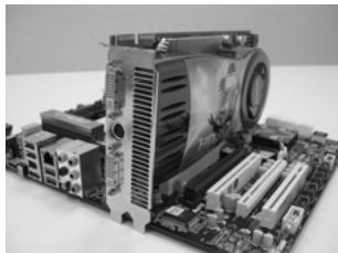 ASROCK 890FX DELUXE 5 - Installing Three CrossFireX™-Ready Graphics Cards - 1