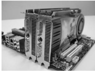 ASROCK 890FX DELUXE 5 - Installing Three CrossFireX™-Ready Graphics Cards - 2