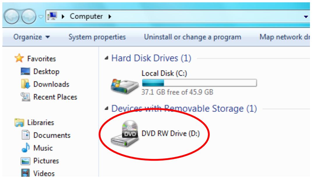 TRANSCEND PORTABLE DVD WRITER - Plugging in the CD/DVD Writer - 2