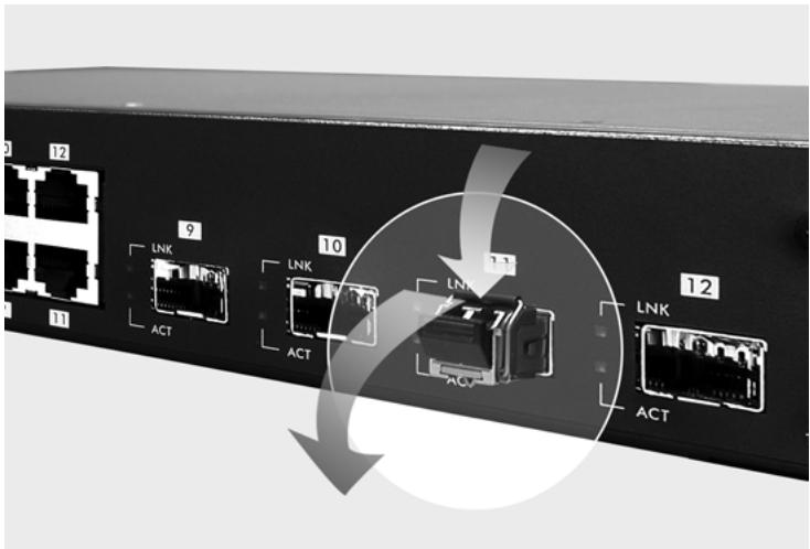 ZYXEL GS-3012F - Transceiver Removal - 1
