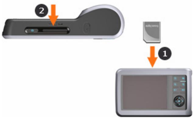 NAVIGON MOBILENAVIGATOR 5 - Insérer la carte mémoire dans l'appareil - 1