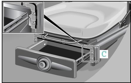 SMART FORTWO COUPE - Removing the storage compartment - 1