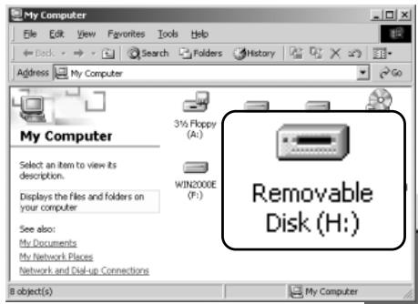 MINOLTA DIMAGE E223 - Connecting the camera to a computer - 3