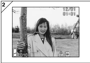 MINOLTA DIMAGE G400 - Taking Pictures using the LCD Monitor - 2
