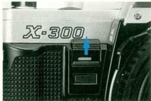 MINOLTA X-300 - Fixation de l'appareil sur un trépied - 1