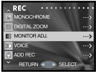 MINOLTA DIMAGE G600 - Adjusting the monitor - 6